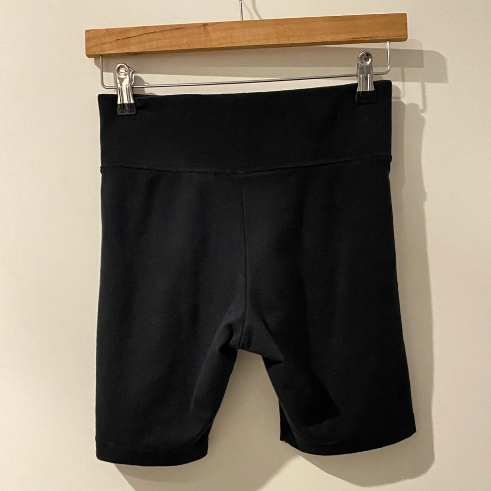 Nike ➰ ladies black high waisted Nike shorts S - Picture 2 of 3
